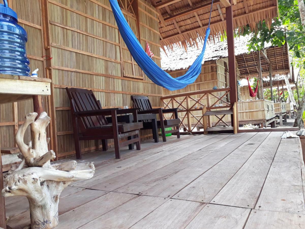 Turtle Dive Homestay Kri Esterno foto